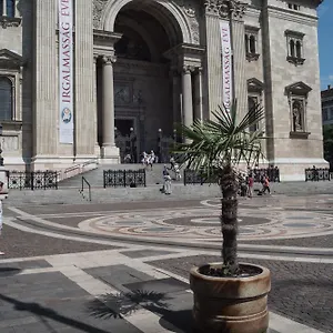 Helena With View On St. Stephan's Basilica Appartamento